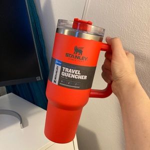 NWT Stanley 40 oz Travel Quencher Flame Red